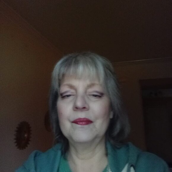 Oulac Metallic Shine Dark Red Lipstick for Women 4.3  g/0.15 oz (One Last Kiss14 - Picture 8 of 8